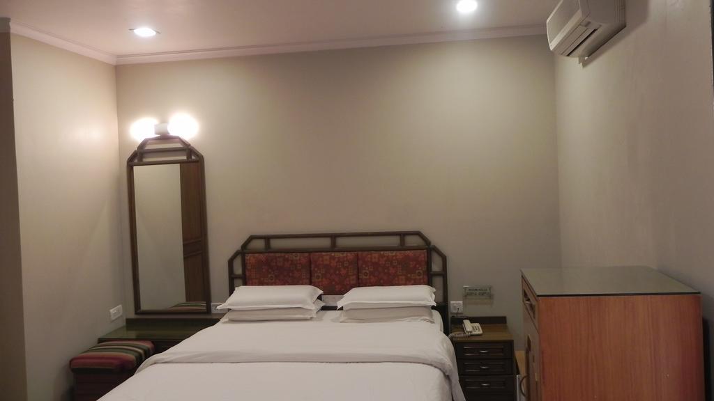 Hotel Aram Jāmnagar 部屋 写真