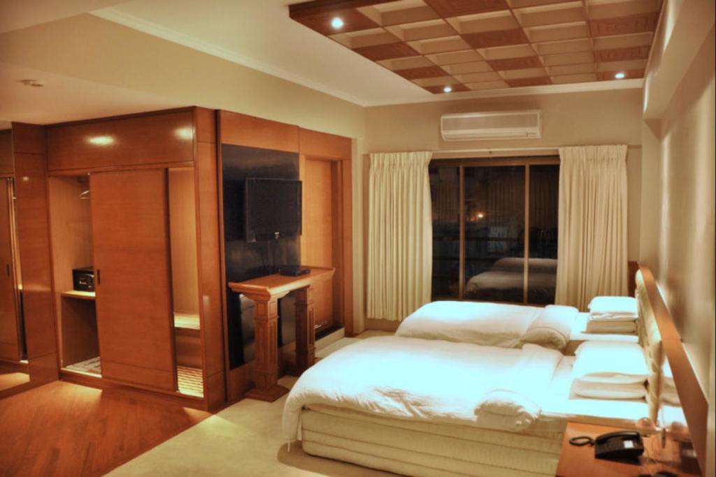 Hotel Aram Jāmnagar エクステリア 写真